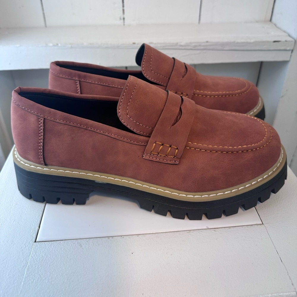 New Penny Loafers Faux Brown Suede Chunky Heels Women’s Size 40 Size 9 - Picture 3 of 8